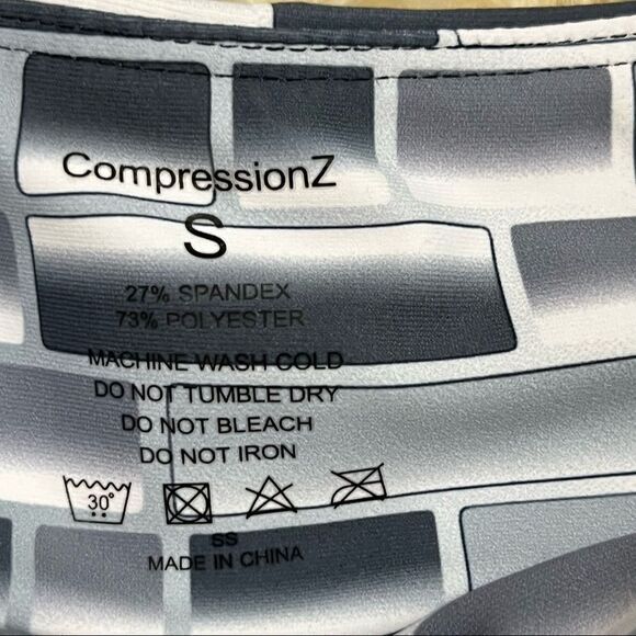 CompressionZ Gray Brick Print Full Length Leggings S - Picture 4 of 4